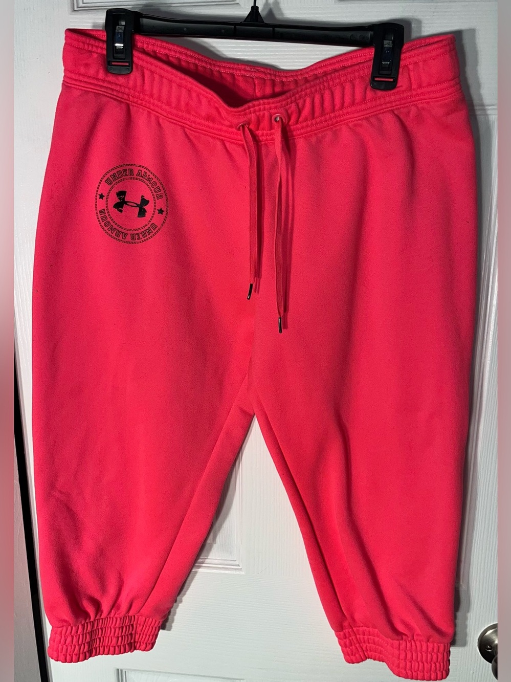Women’s Under Armour UA Capri Joggers Large Pink Fleece Sweatpants Size Large